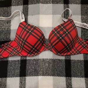 Victoria's secret t-shirt push up bra 32b